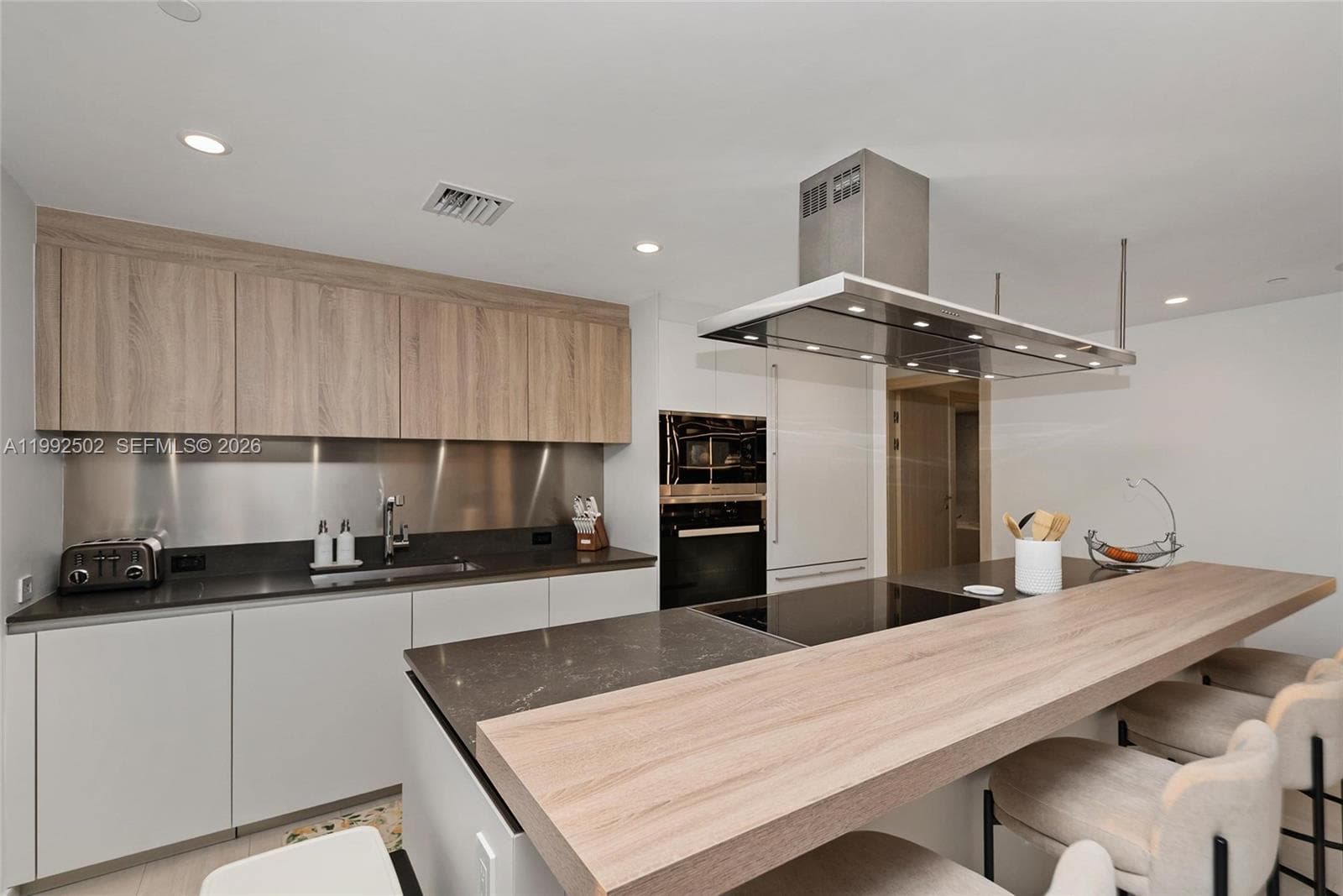1000 Brickell Plz # 3702, Miami FL 33131 — 28