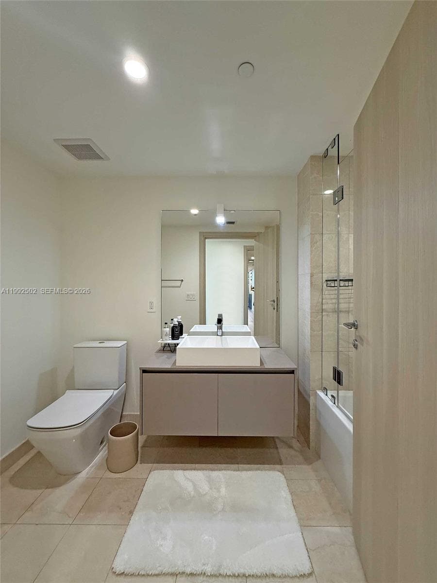 1000 Brickell Plz # 3702, Miami FL 33131 — 18