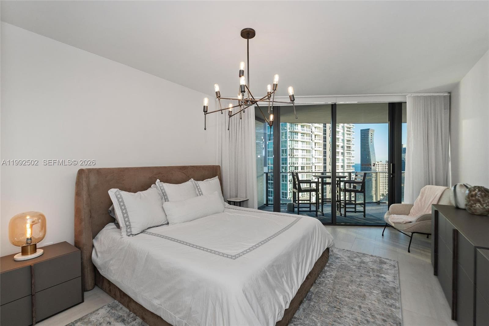 1000 Brickell Plz # 3702, Miami FL 33131 — 37