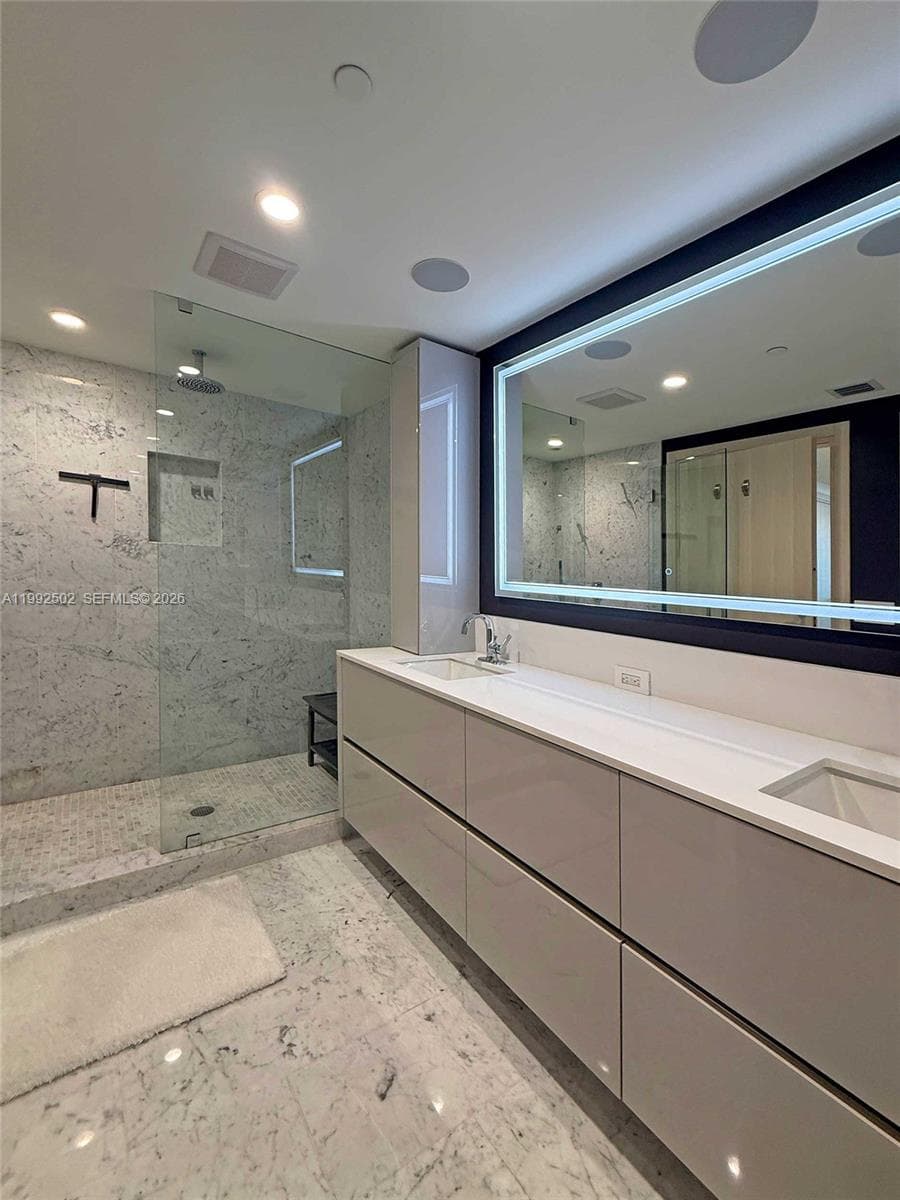 1000 Brickell Plz # 3702, Miami FL 33131 — 44