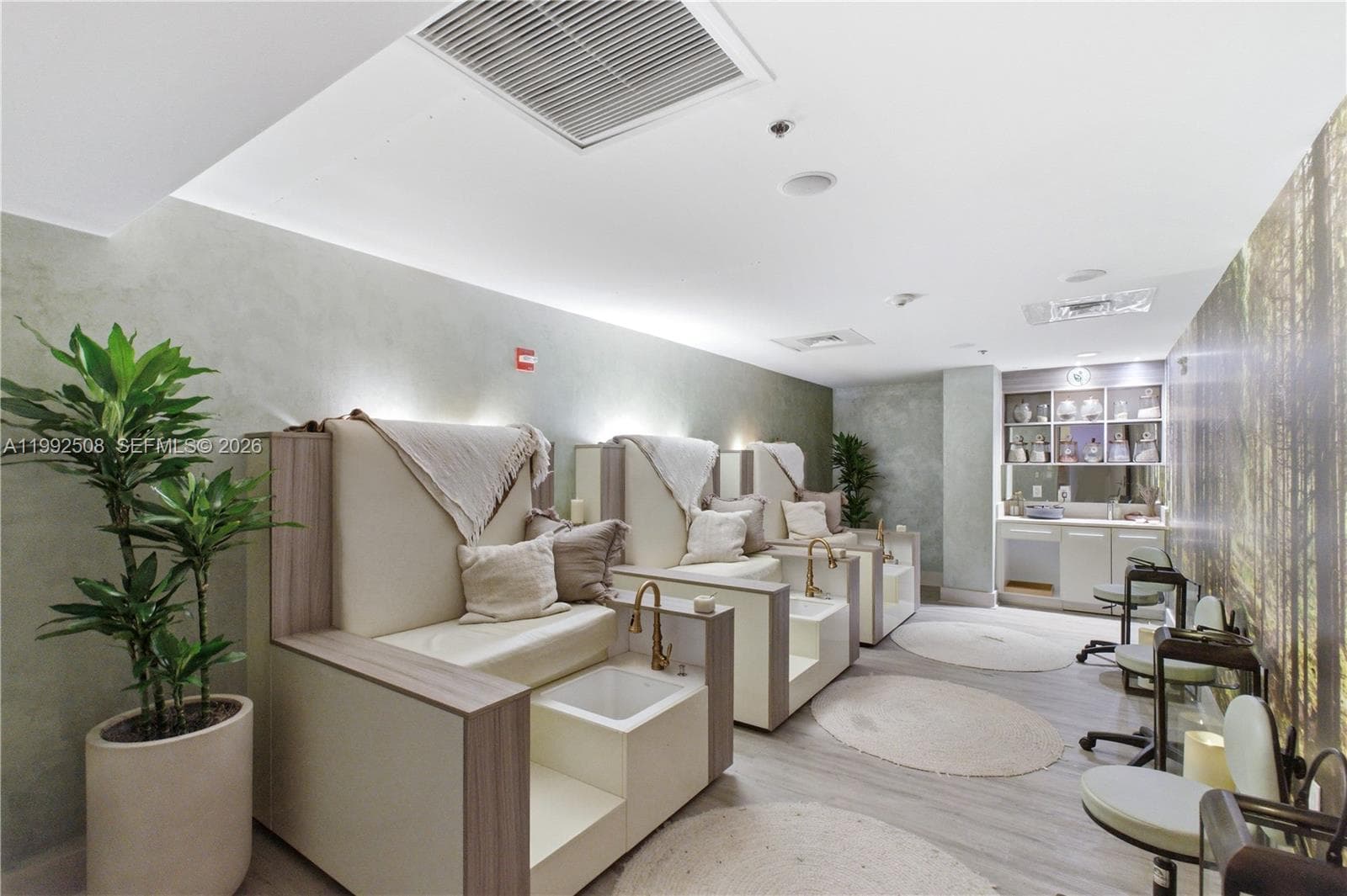 1395 Brickell Ave # 3407, Miami FL 33131 — 32