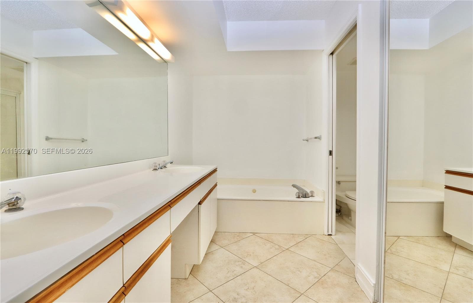 3500 Mystic Pointe Dr # 1207, Aventura FL 33180 — 17