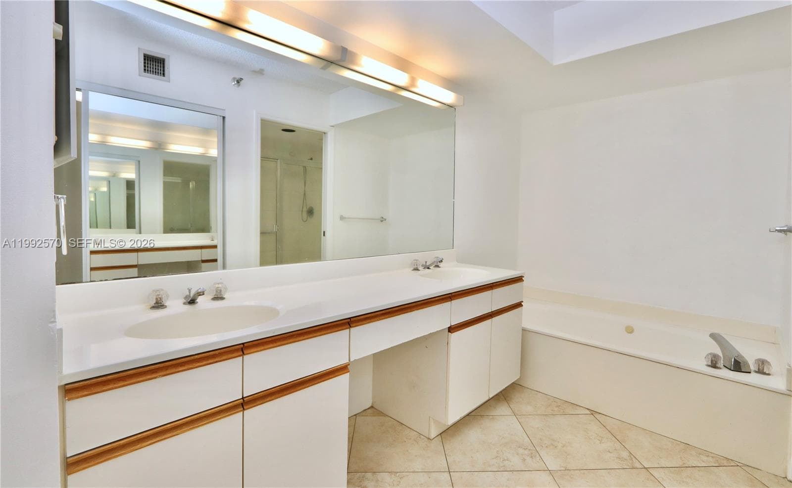 3500 Mystic Pointe Dr # 1207, Aventura FL 33180 — 16