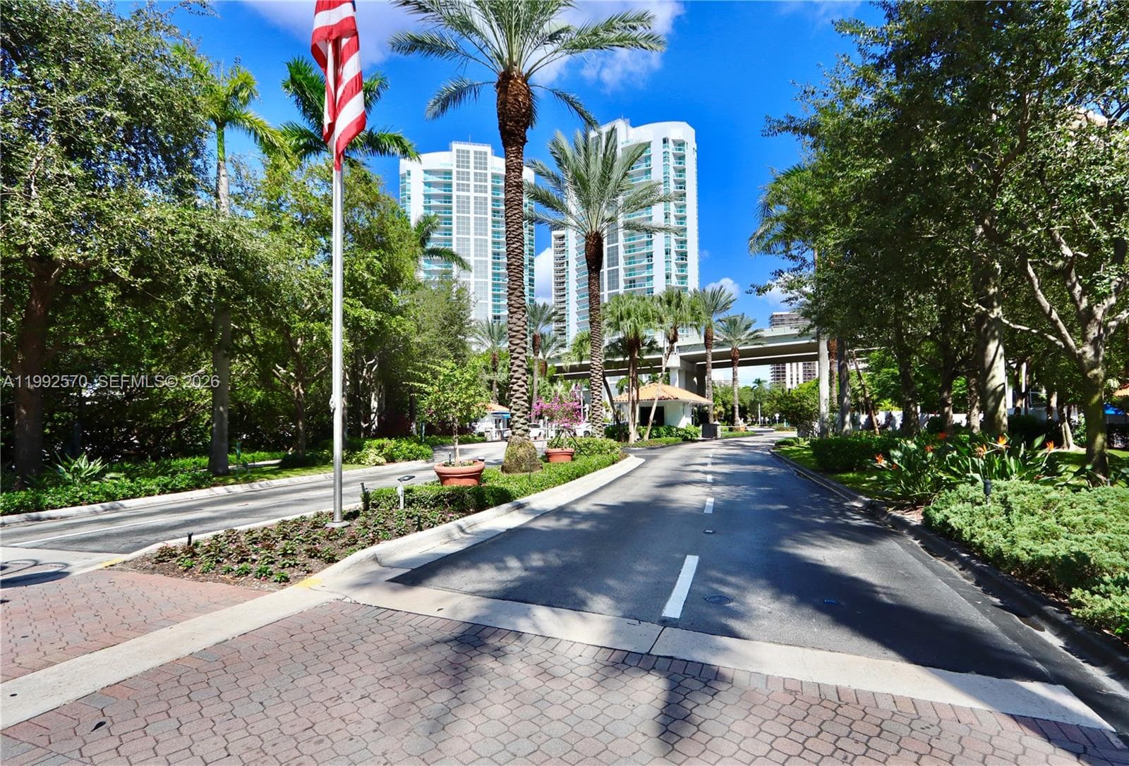 3500 Mystic Pointe Dr # 1207, Aventura FL 33180 — 39