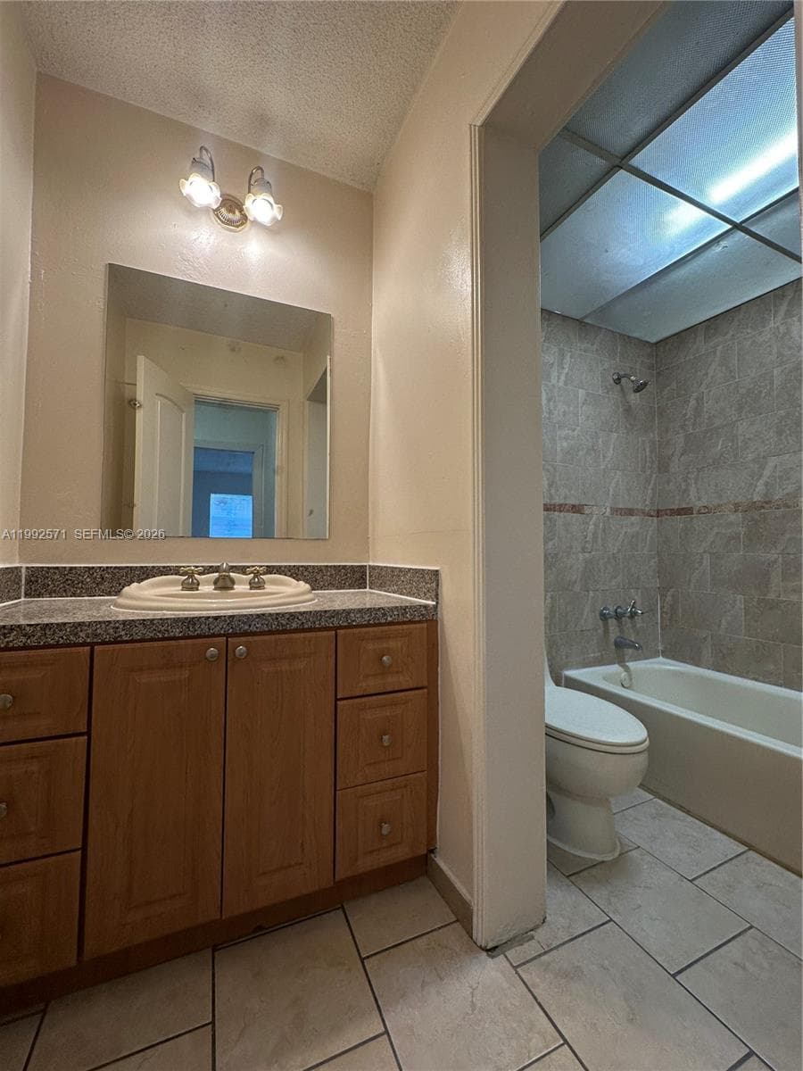 1008 NW 45th Ave # 08, Miami FL 33126 — 12