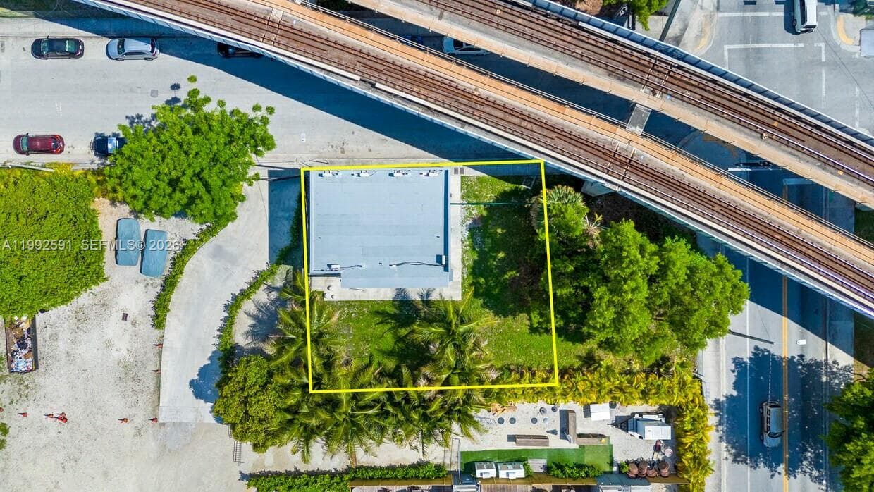 212 NW 11th St, Miami FL 33136 — 7