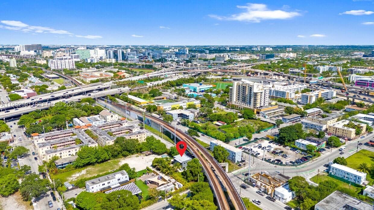 212 NW 11th St, Miami FL 33136 — 4