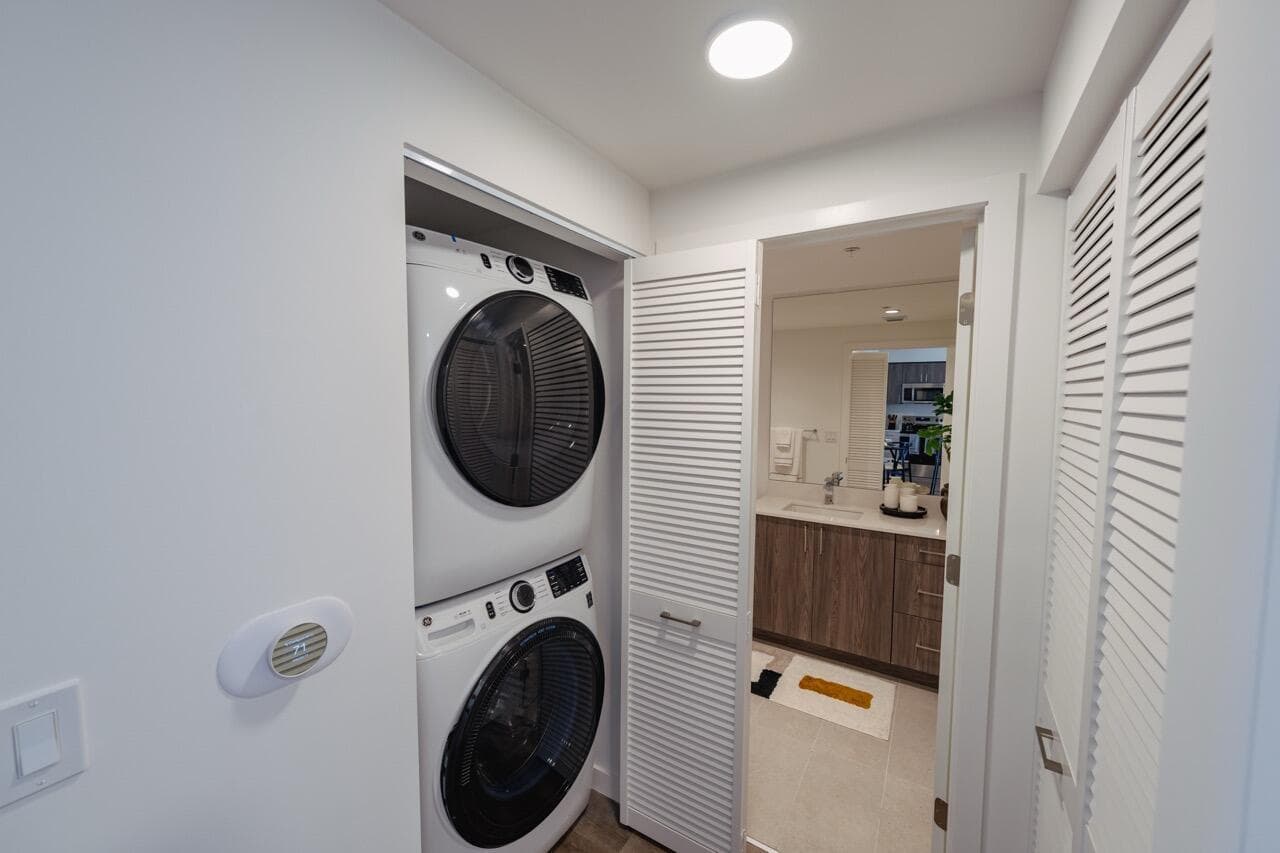 450 SW 5th Street # 515, Miami FL 33130 — 24