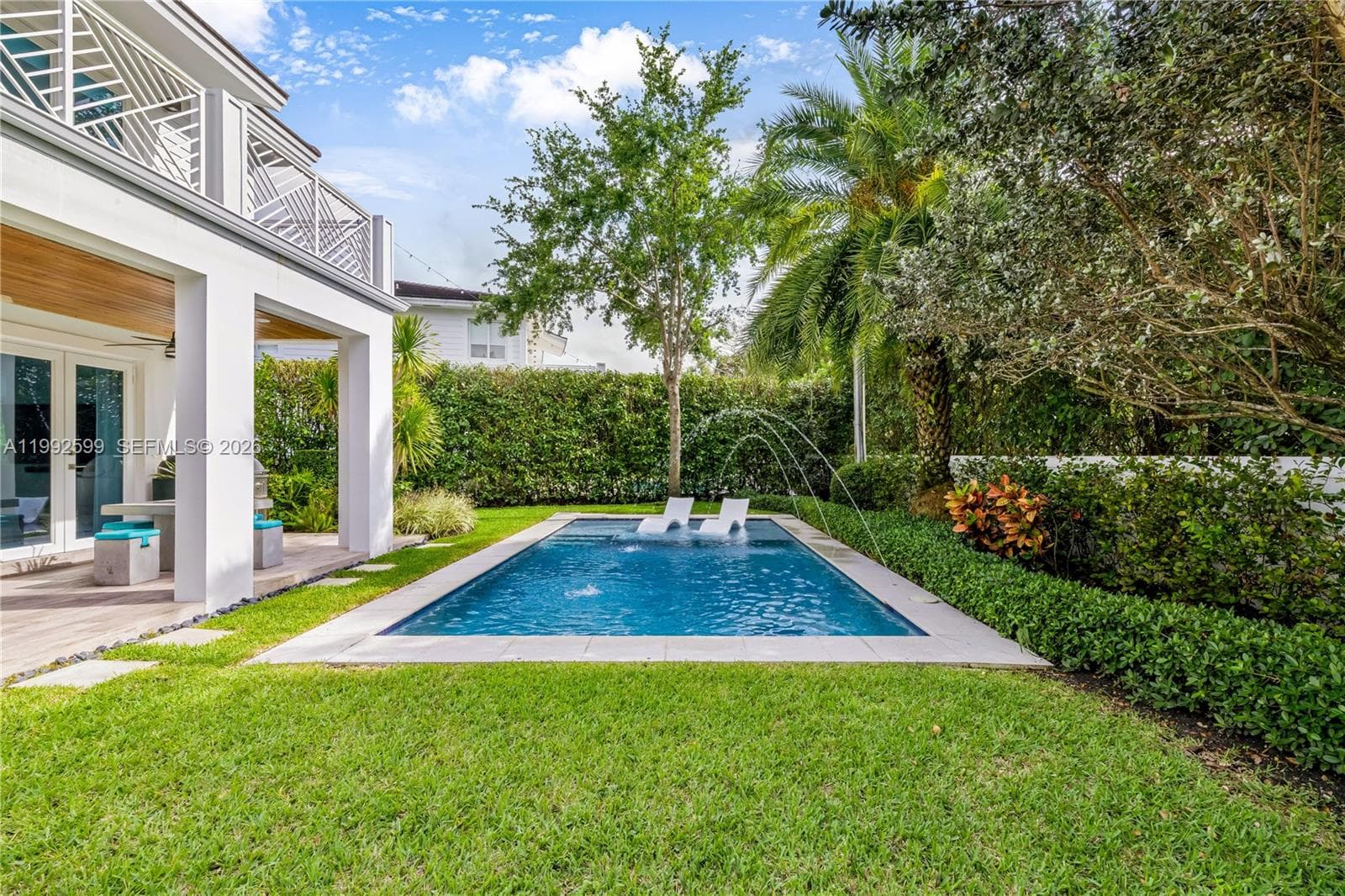 5602 SW 65th Ct, South Miami FL 33143 — 35