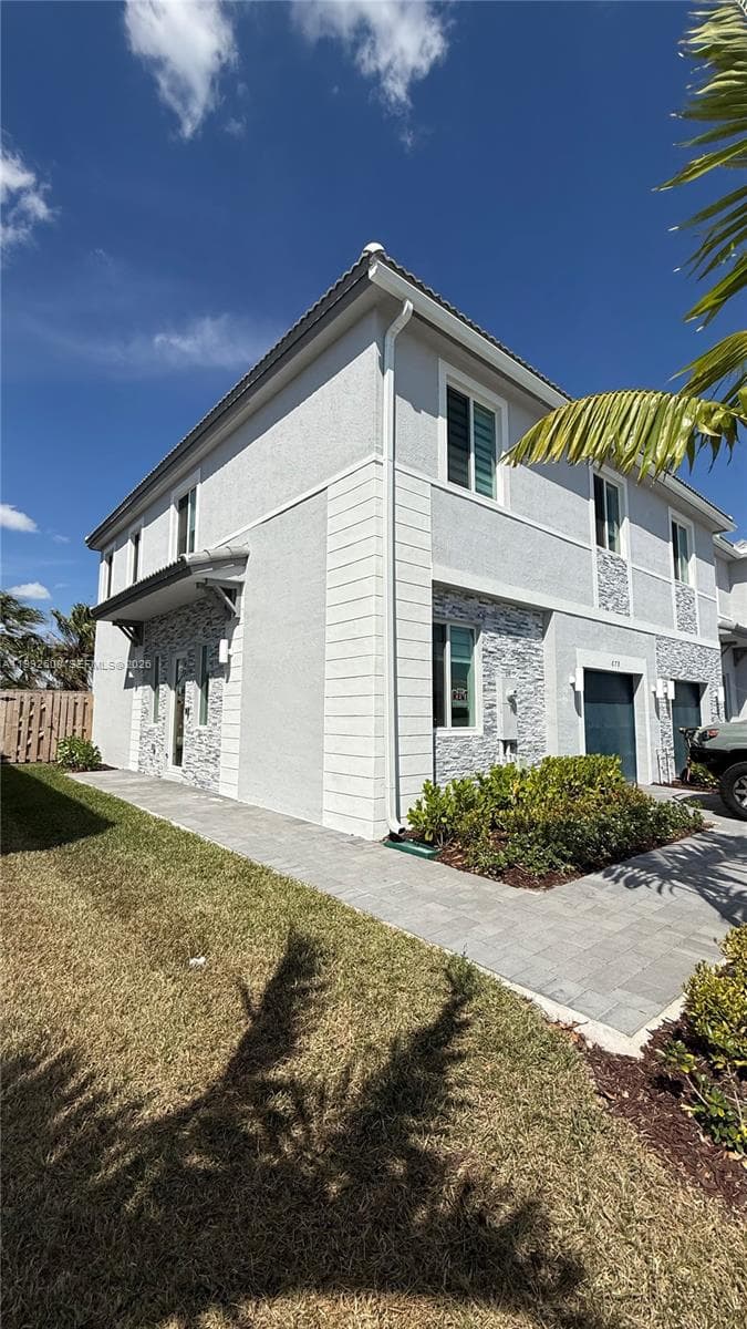 679 SE 13th St Cir, Homestead FL 33034 — 13