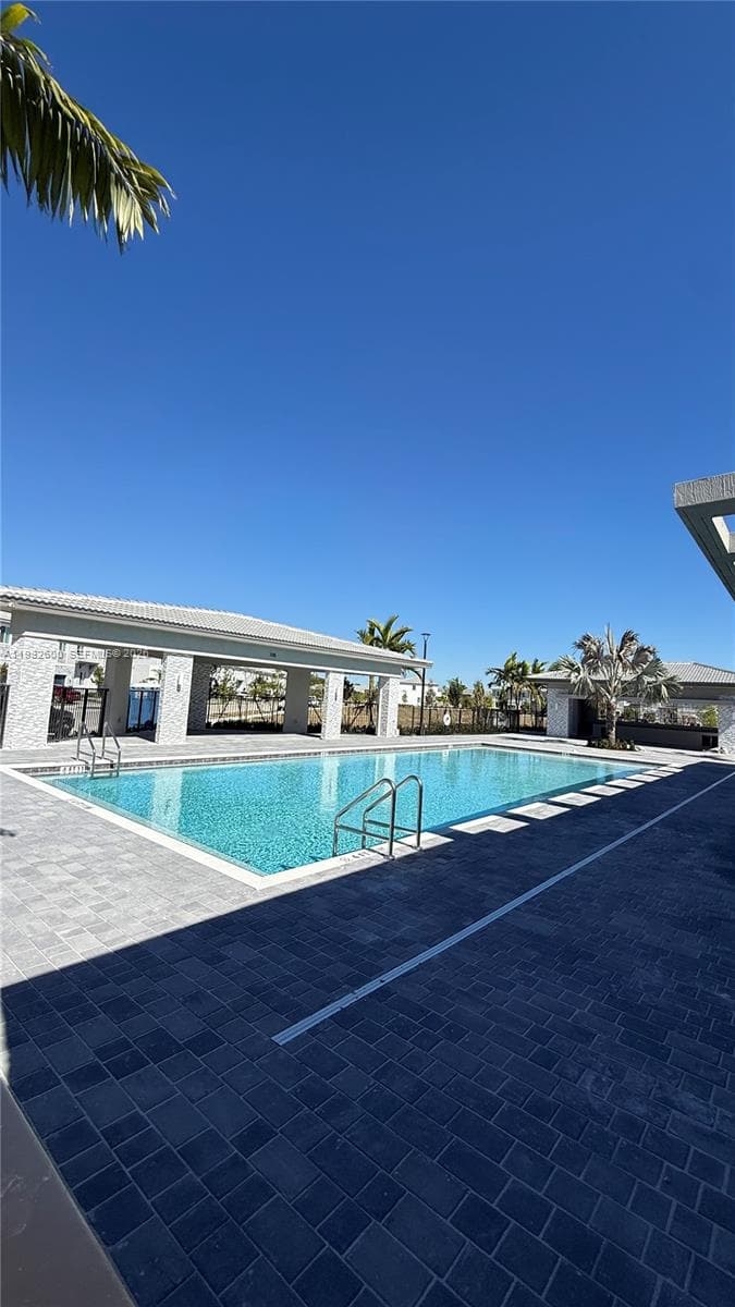 679 SE 13th St Cir, Homestead FL 33034 — 10
