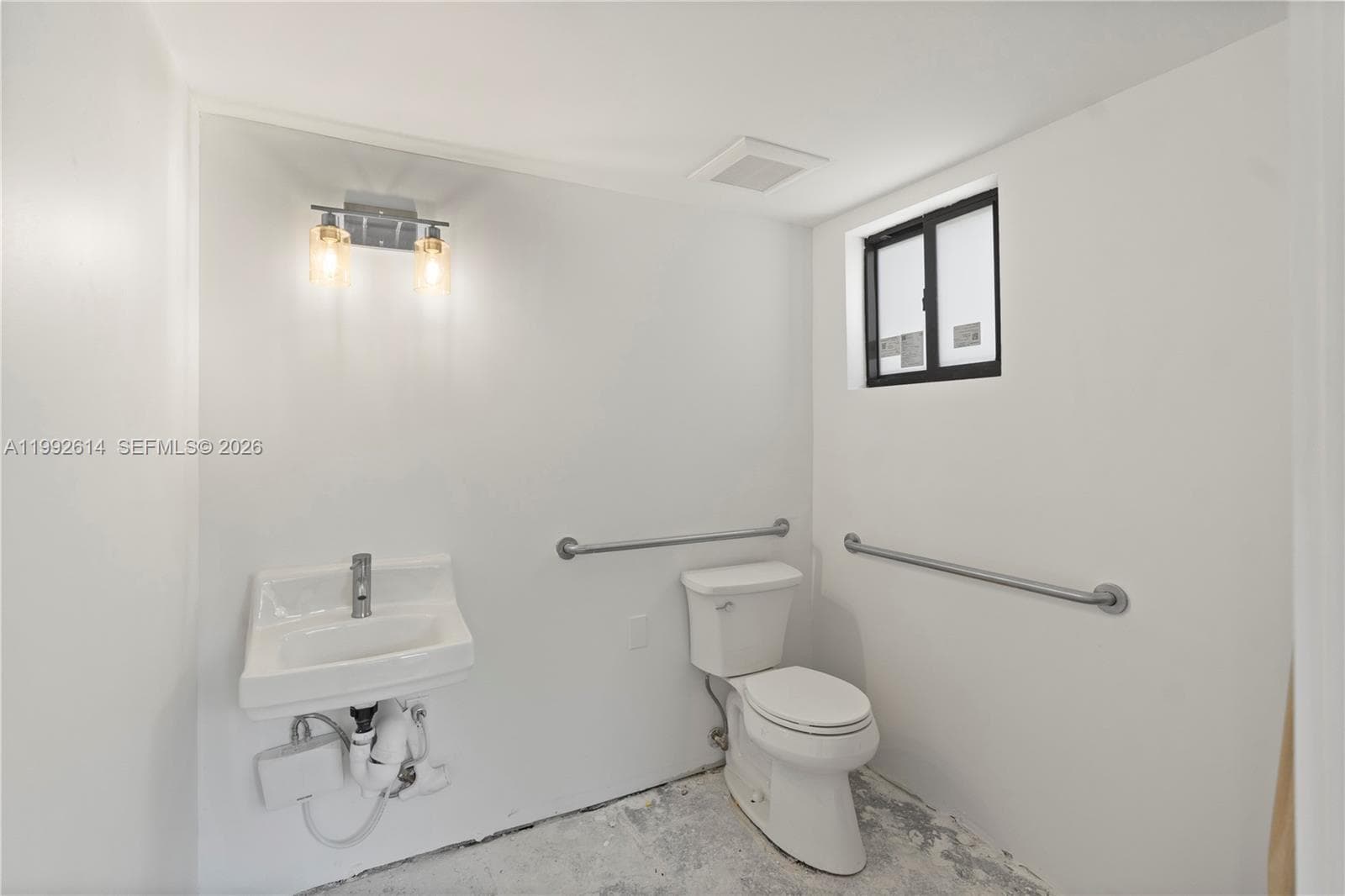 216 NW 11th St, Miami FL 33136 — 12