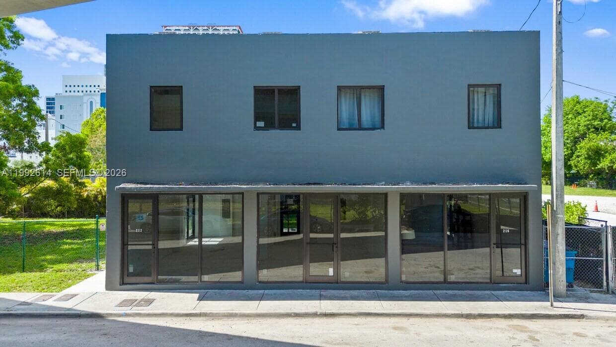216 NW 11th St, Miami FL 33136 — 1