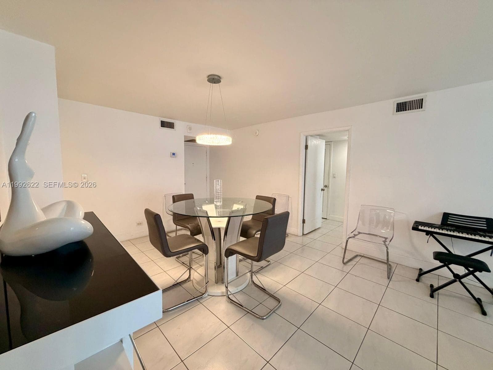 6039 Collins Ave # 1506, Miami Beach FL 33140 — 6