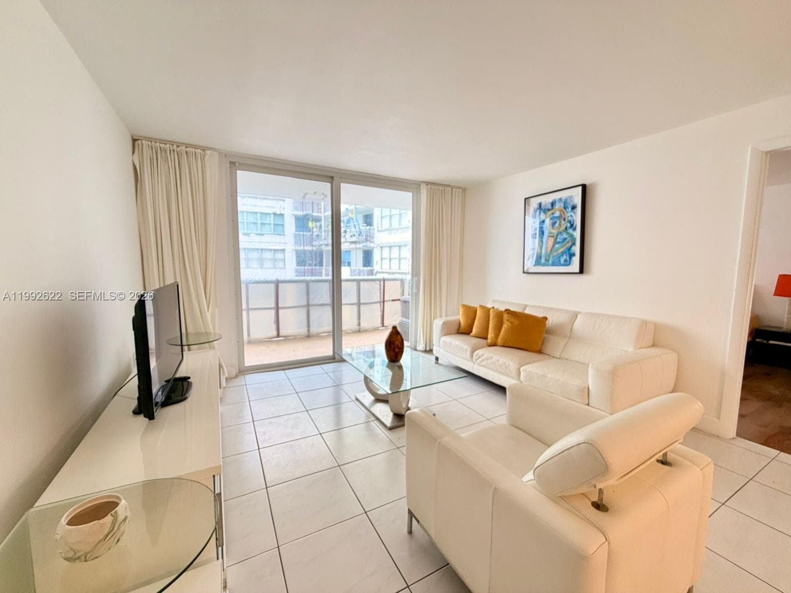 6039 Collins Ave # 1506, Miami Beach FL 33140 — 4