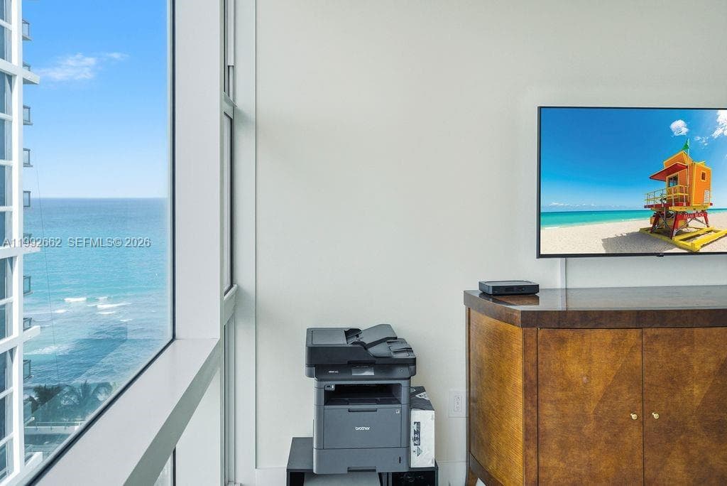 6801 Collins Ave # 1414, Miami Beach FL 33141 — 2
