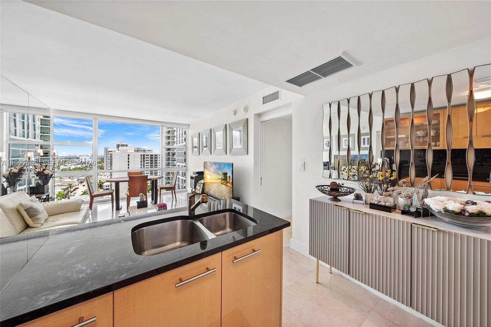 6801 Collins Ave # 1414, Miami Beach FL 33141 — 13