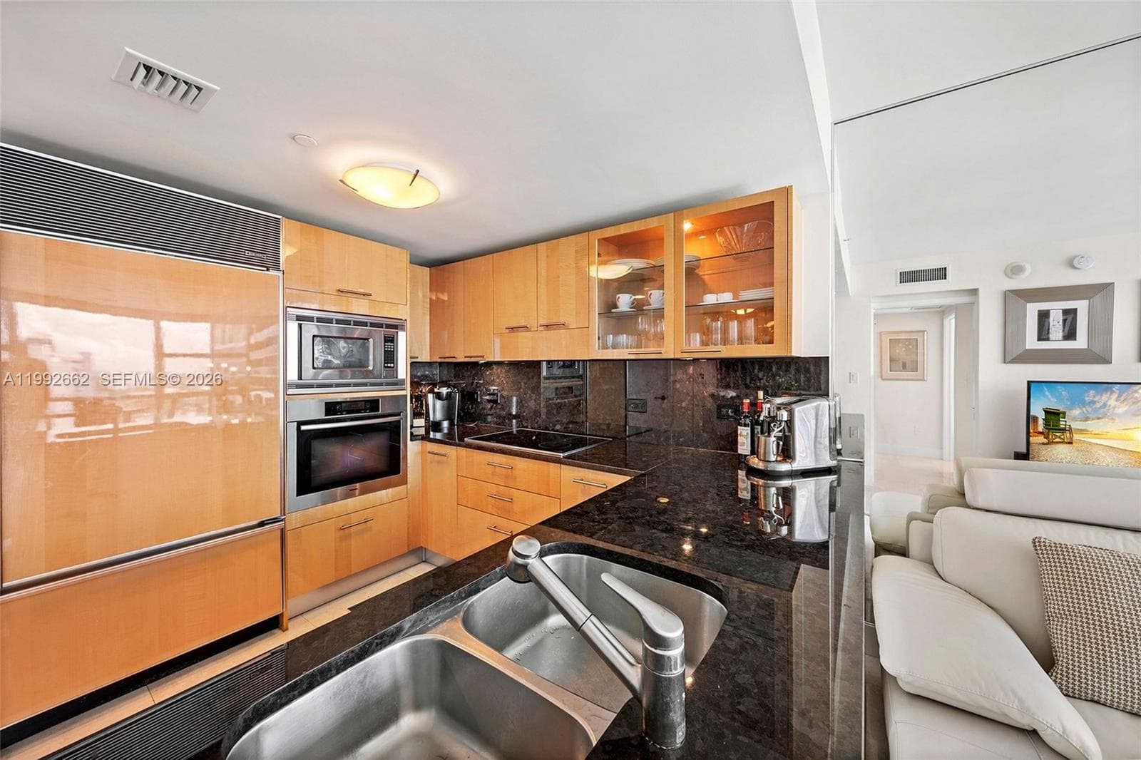 6801 Collins Ave # 1414, Miami Beach FL 33141 — 14