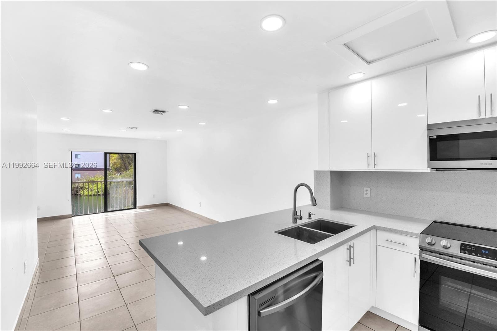 7668 SW 152nd Ave # 211, Miami FL 33193 — 10