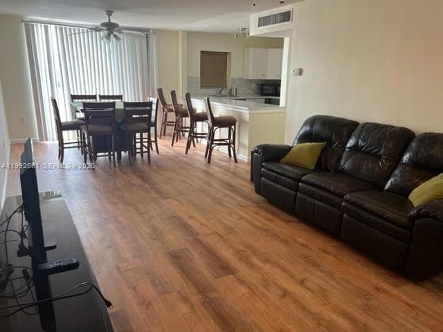 7900 Tatum Waterway Dr # 503, Miami Beach FL 33141 — 6
