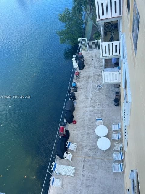 7900 Tatum Waterway Dr # 503, Miami Beach FL 33141 — 32