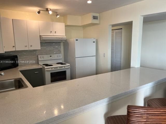 7900 Tatum Waterway Dr # 503, Miami Beach FL 33141 — 9