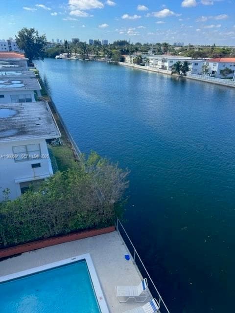 7900 Tatum Waterway Dr # 503, Miami Beach FL 33141 — 33