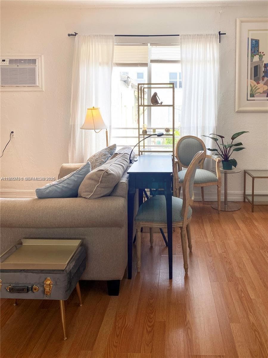 820 Euclid Ave # 203, Miami Beach FL 33139 — 2