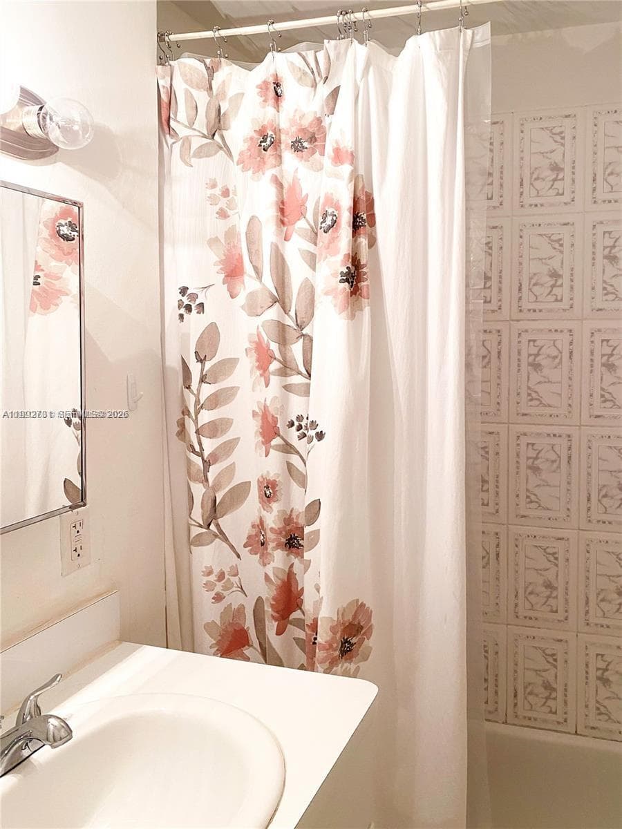 820 Euclid Ave # 203, Miami Beach FL 33139 — 5
