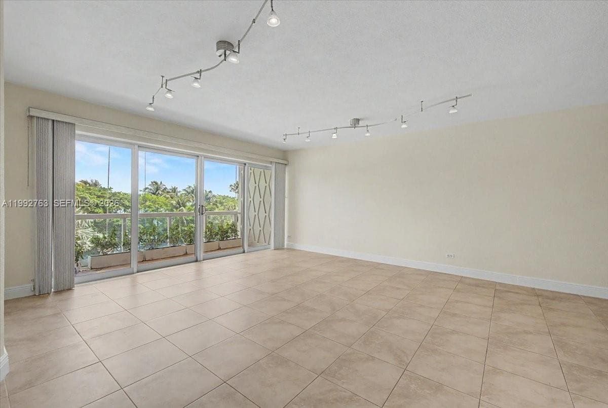 2451 Brickell Ave # 4F, Miami FL 33129 — 6