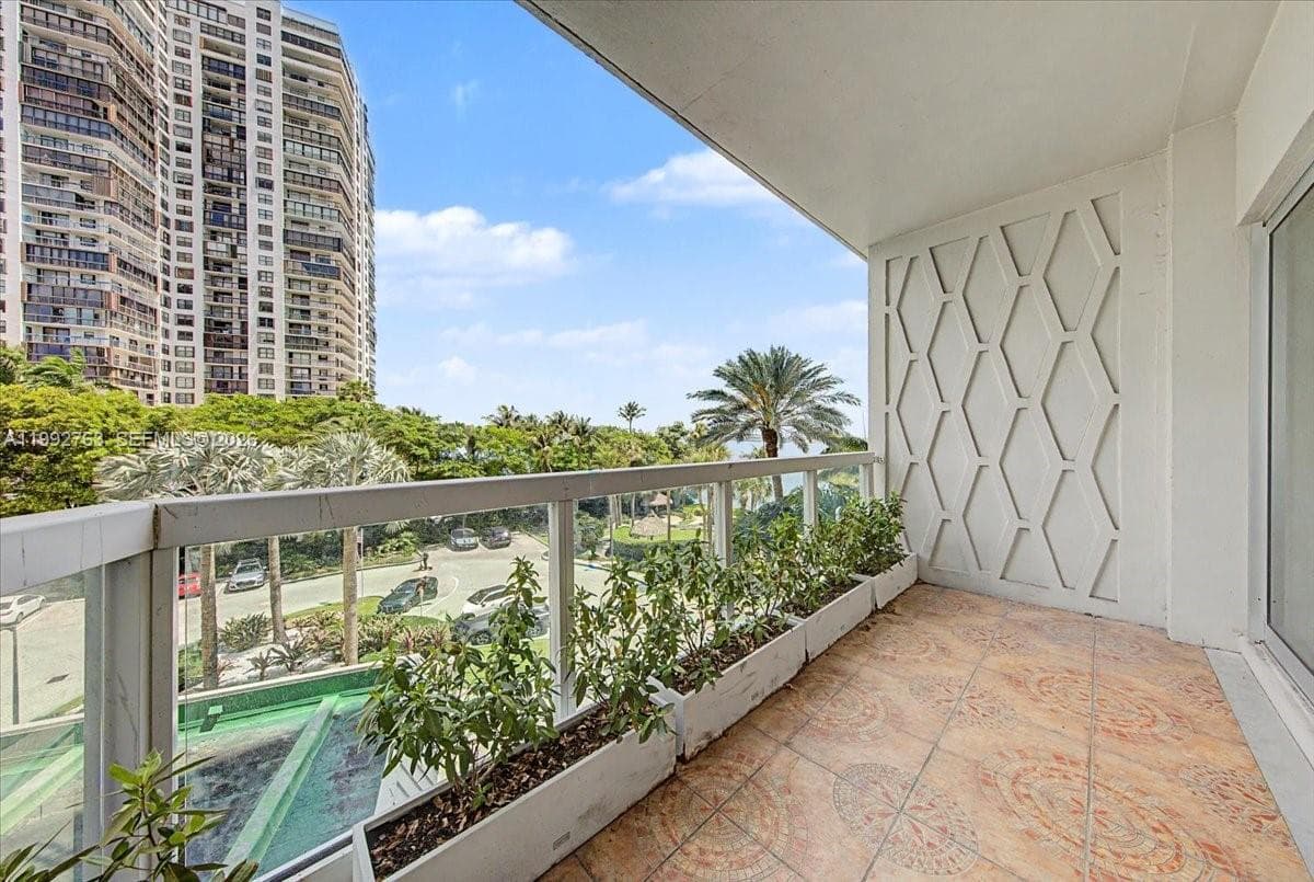 2451 Brickell Ave # 4F, Miami FL 33129 — 7