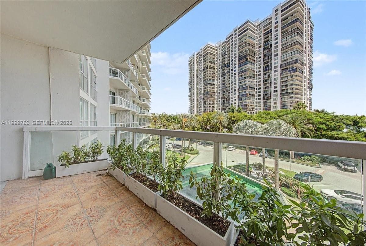 2451 Brickell Ave # 4F, Miami FL 33129 — 24