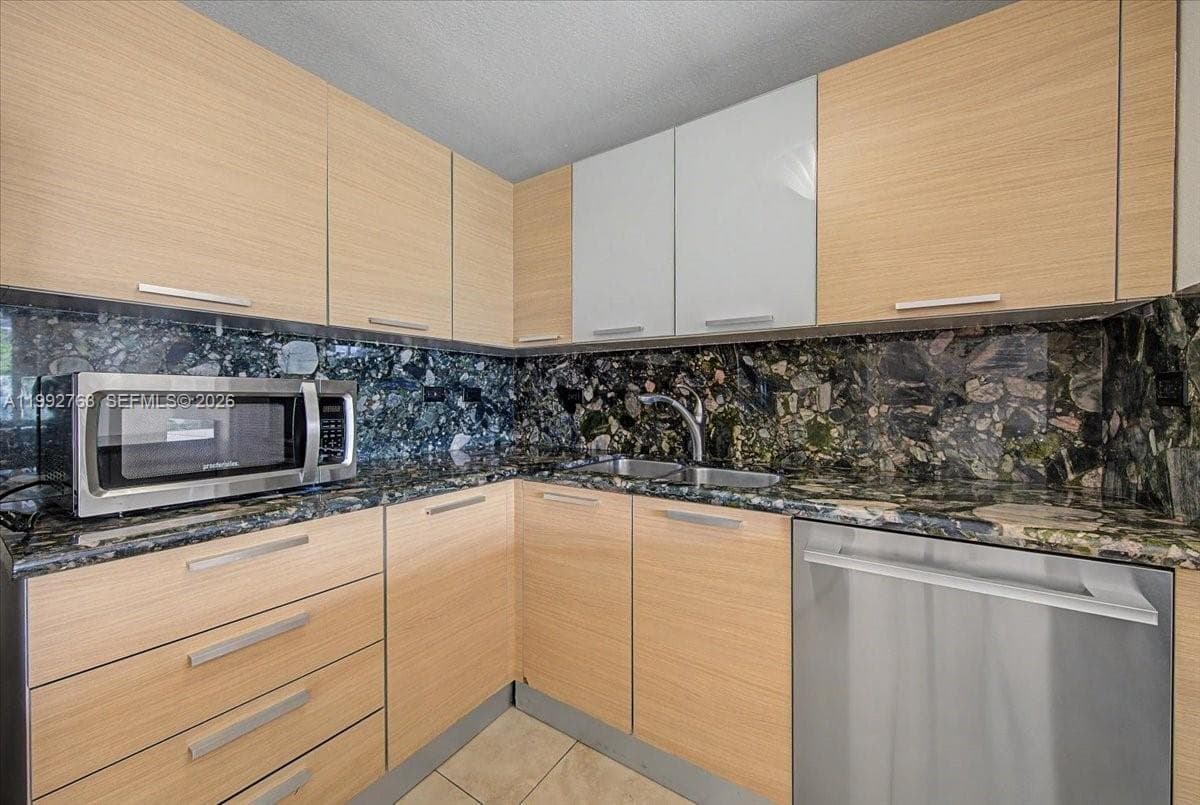 2451 Brickell Ave # 4F, Miami FL 33129 — 15