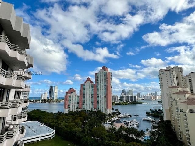 3300 NE 191st St # 1916, Aventura FL 33180 — 37