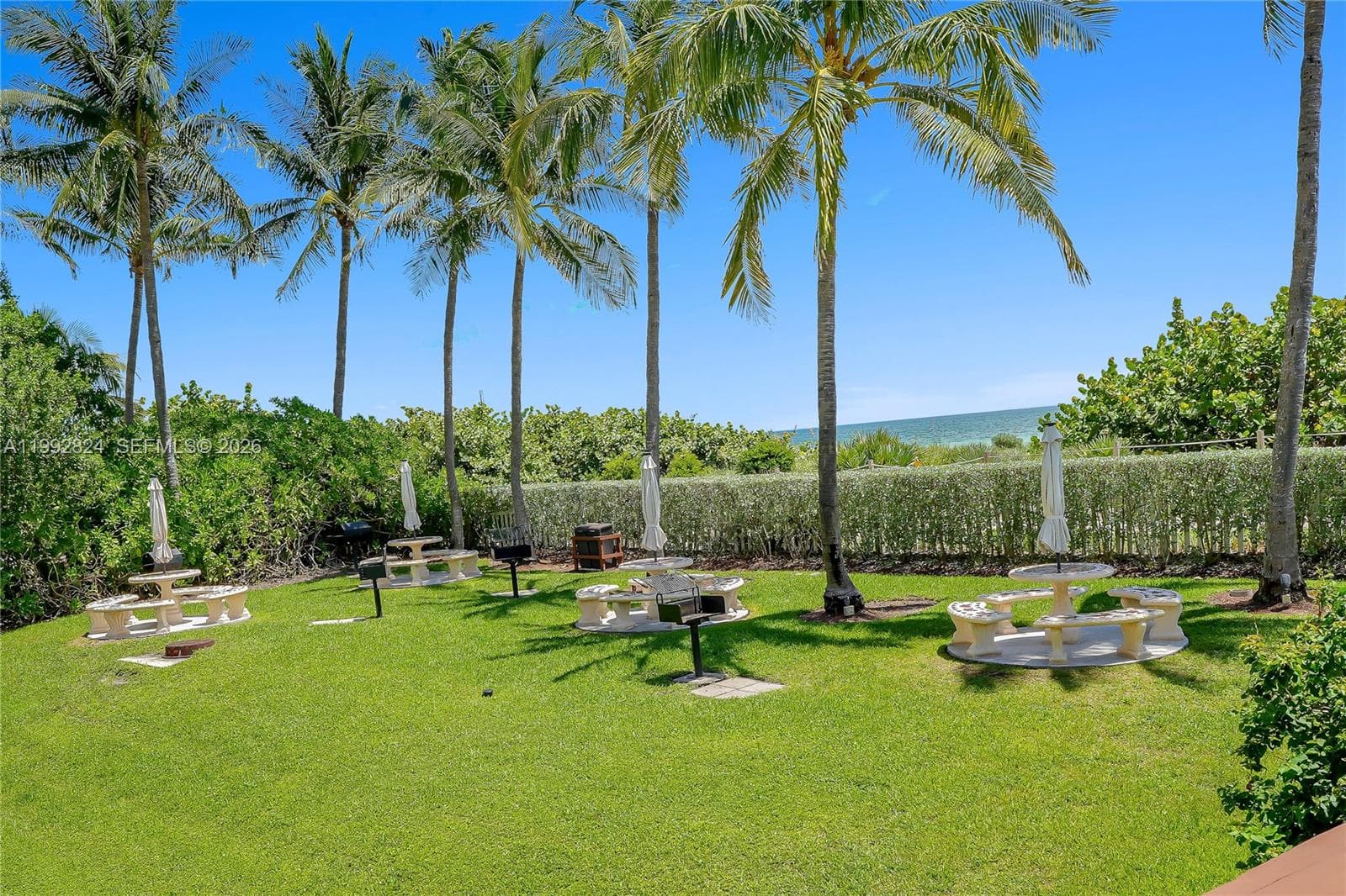 The Sterling Condo, Miami Beach, FL — 32