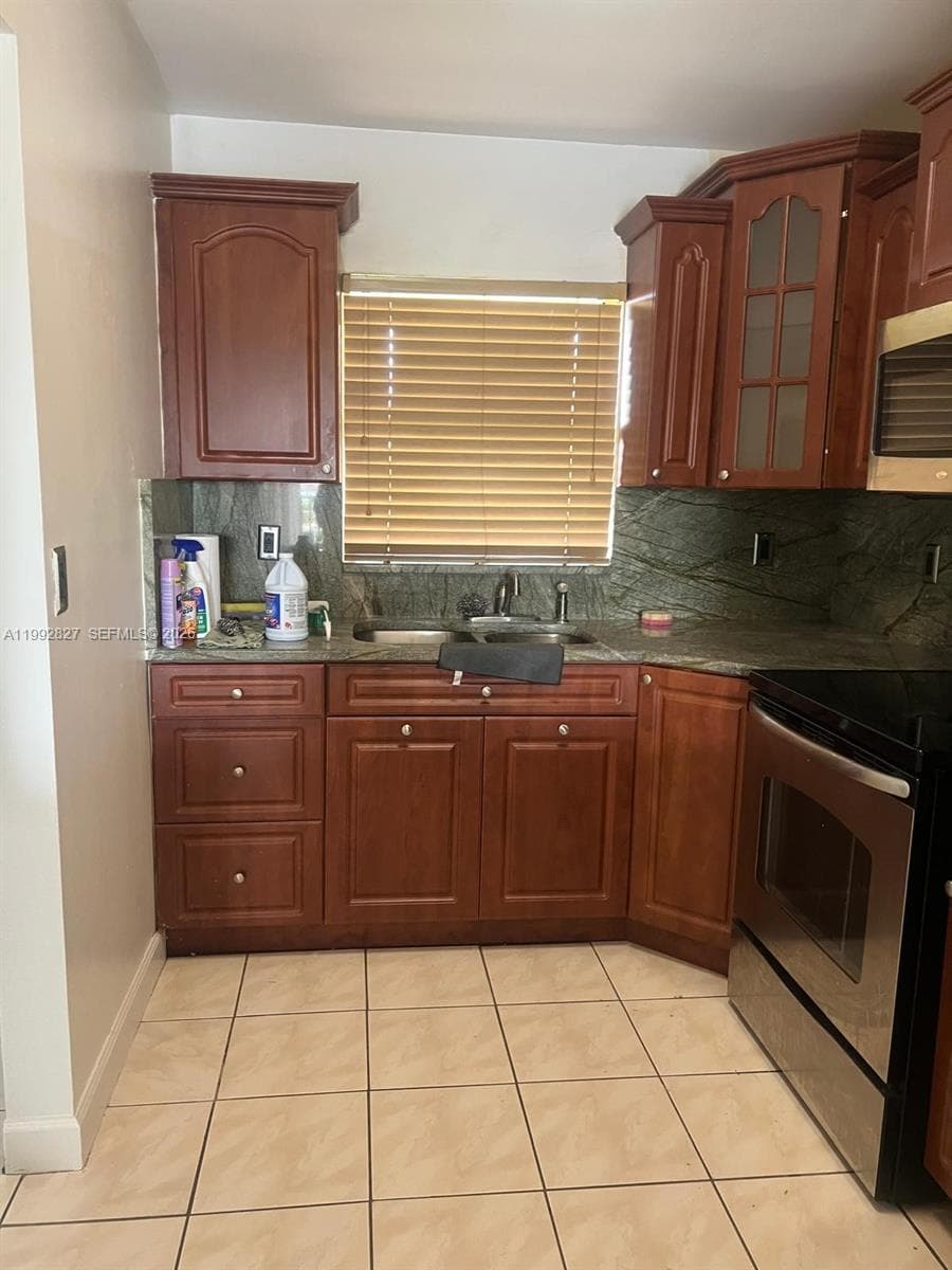 6465 W 27th Ave # 202, Hialeah FL 33016 — 5