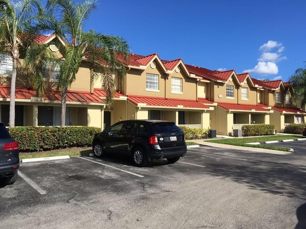 18340 NW 68th Avenue # F, Hialeah FL 33015 — 1