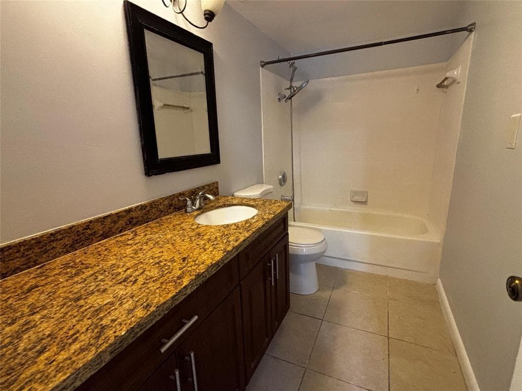 18340 NW 68th Avenue # F, Hialeah FL 33015 — 14