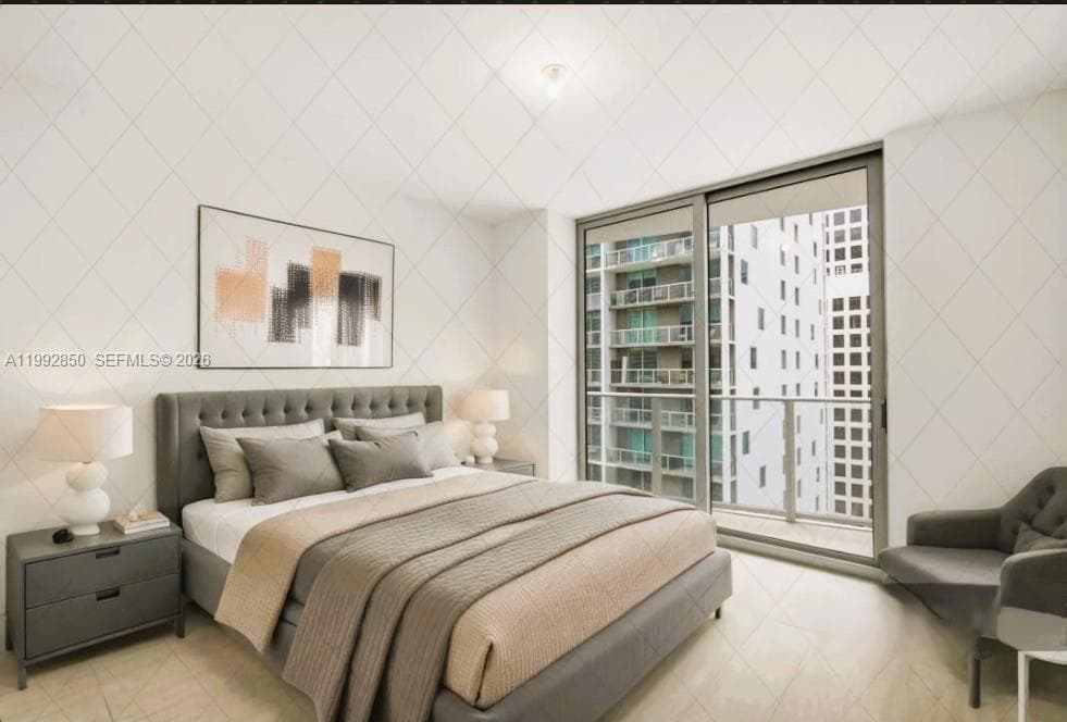 77 SE 5th Street # 2914, Miami FL 33131 — 23