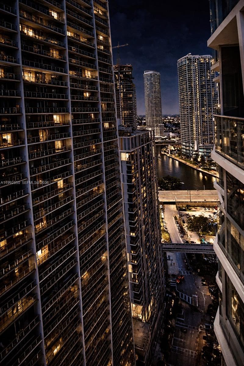 77 SE 5th Street # 2914, Miami FL 33131 — 54