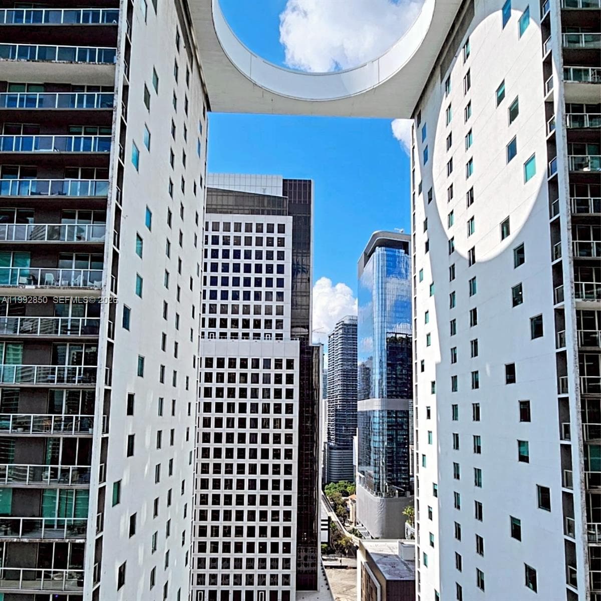 77 SE 5th Street # 2914, Miami FL 33131 — 29
