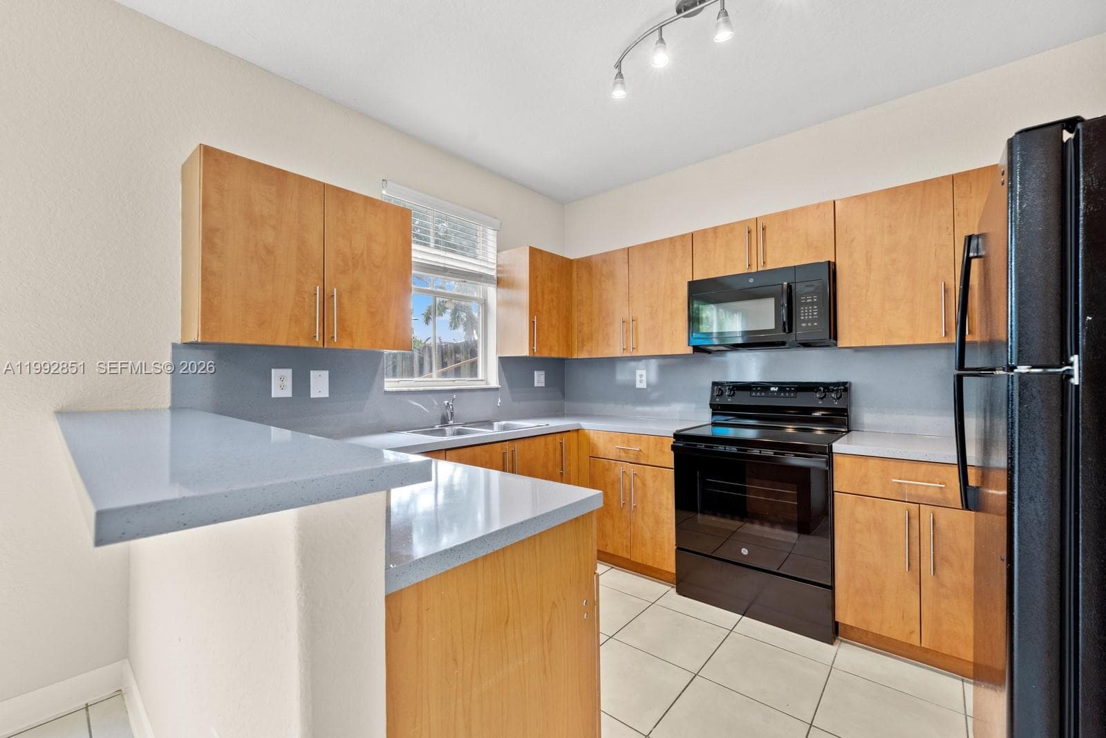 2411 SE 14th St, Homestead FL 33035 — 16