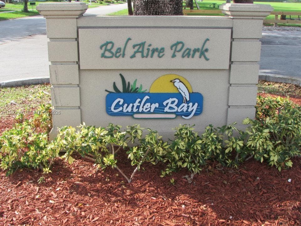 20020 Bel Aire Dr, Cutler Bay FL 33189 — 38