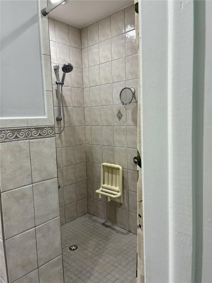 20020 Bel Aire Dr, Cutler Bay FL 33189 — 29