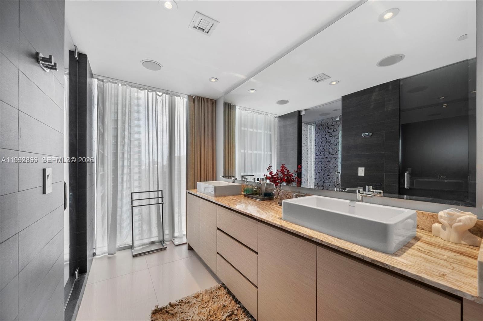 1040 Biscayne Blvd # 4607, Miami FL 33132 — 22