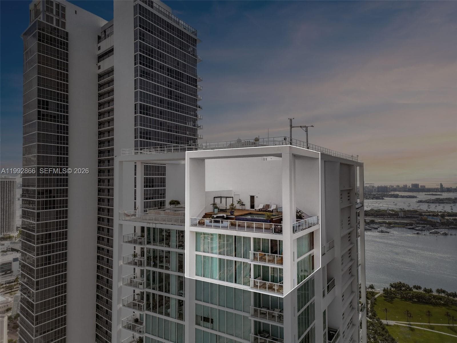1040 Biscayne Blvd # 4607, Miami FL 33132 — 1