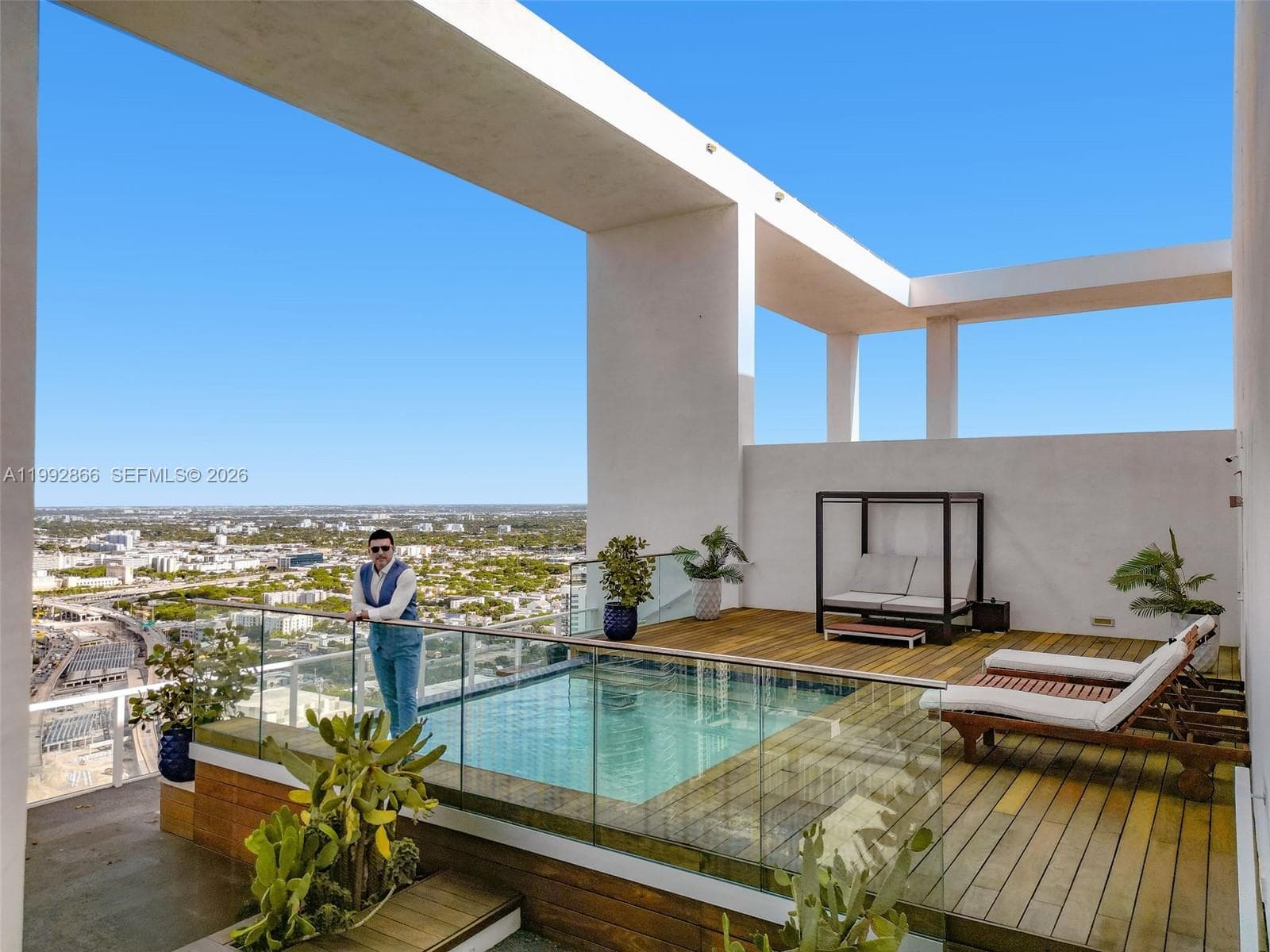 1040 Biscayne Blvd # 4607, Miami FL 33132 — 29