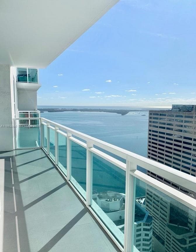 950 Brickell Bay Dr # 3807, Miami FL 33131 — 3