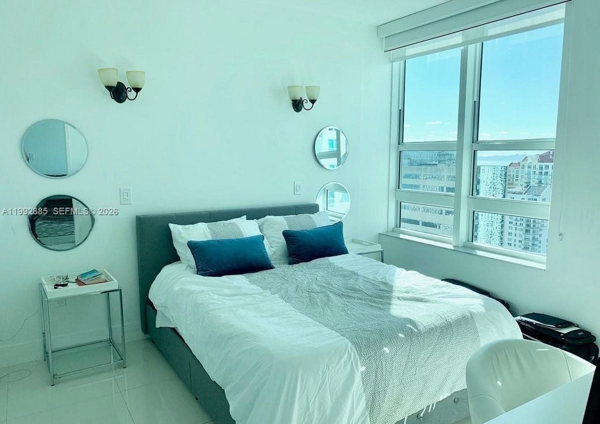 950 Brickell Bay Dr # 3807, Miami FL 33131 — 11