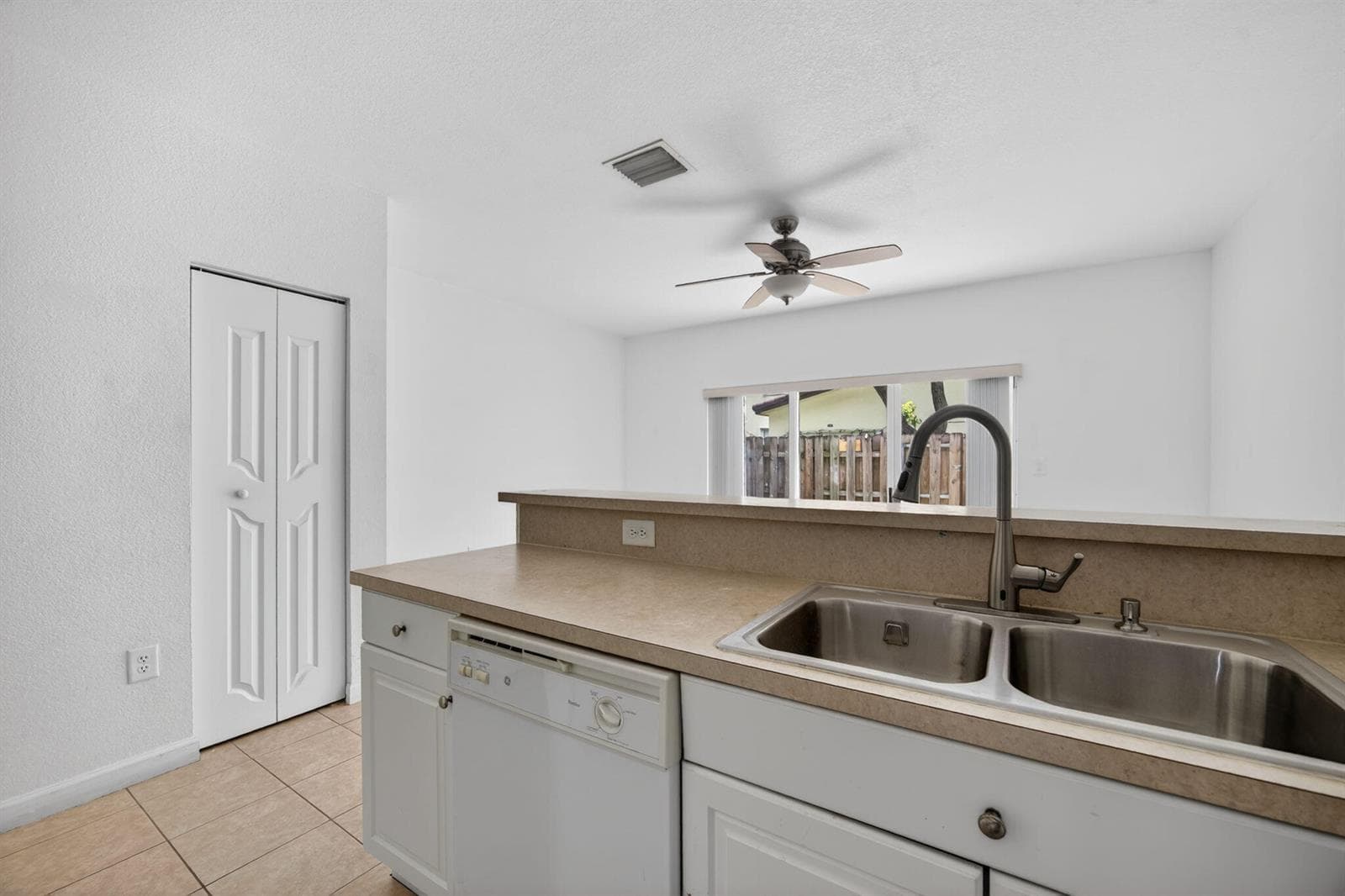 1575 NE 33rd Avenue Unit 105, Homestead FL 33033 — 11